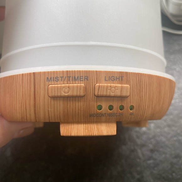 Essential Oil Diffuser - Picture 4 of 4